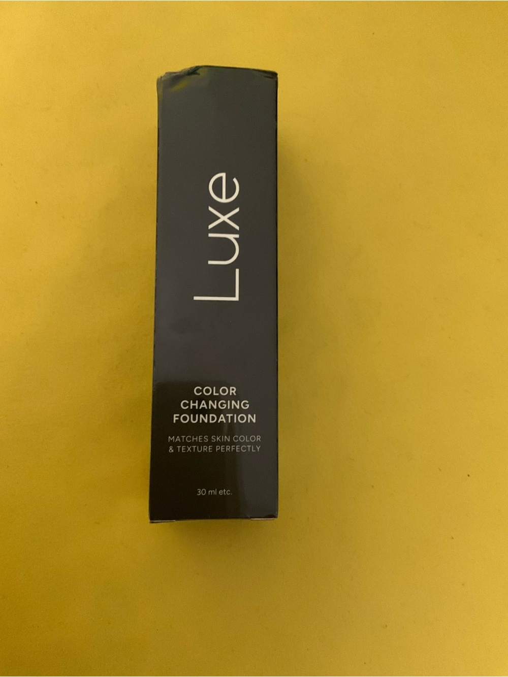 Luxe Color Changing Foundation – Black Packaging
